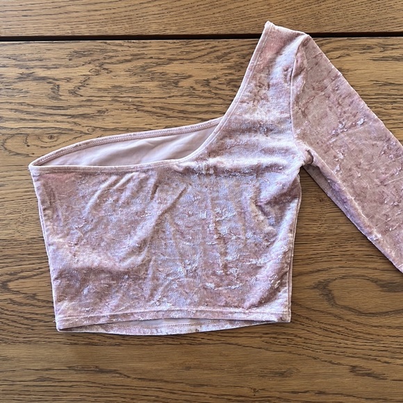 TNA pink velvet crop top - Picture 3 of 3